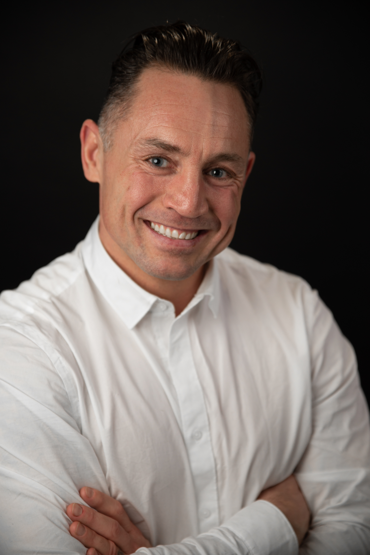 Portret van Izi Faes, GZ-psycholoog bij Faes Psychologie B.V.